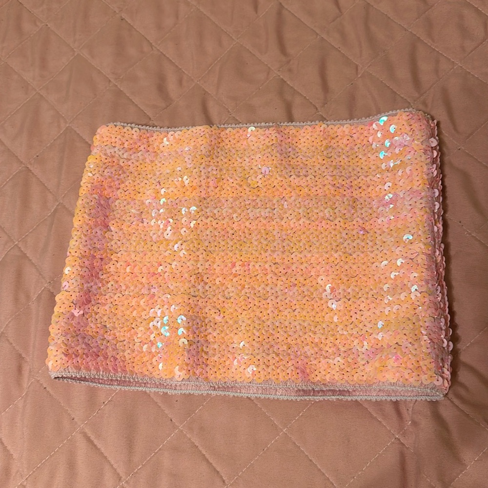 Selling this pink Sequin Tube Top!! 
Super cute and iridescent.
